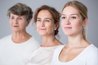Drei Frauen unterschiedlichen Alters